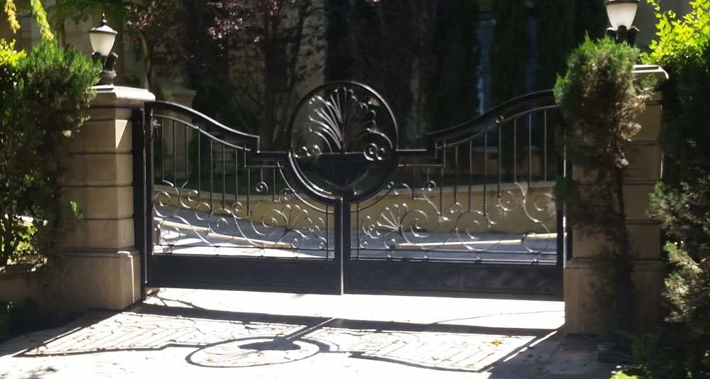 Hollywood Iron Gate