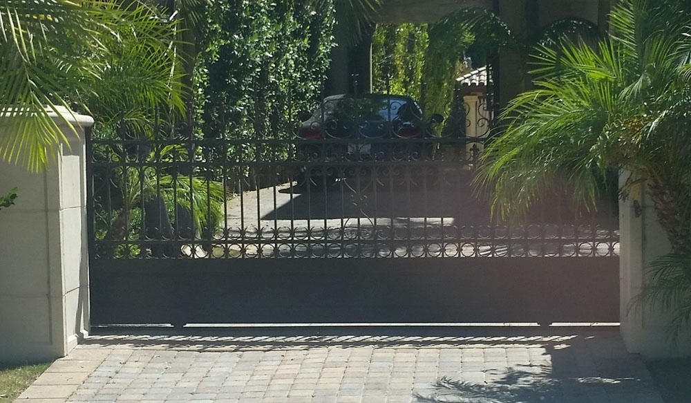 Sliding Gate near Hollywood