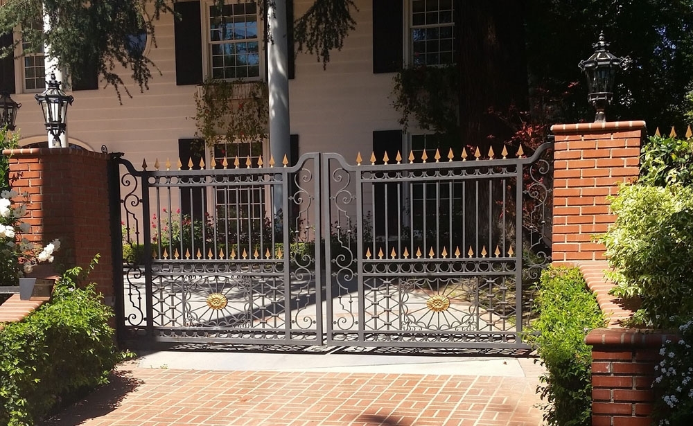 Sun Motif in Gate