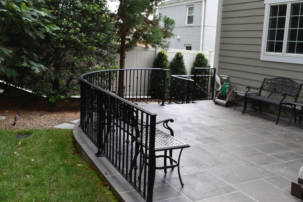 Back Terrace Radius Railing