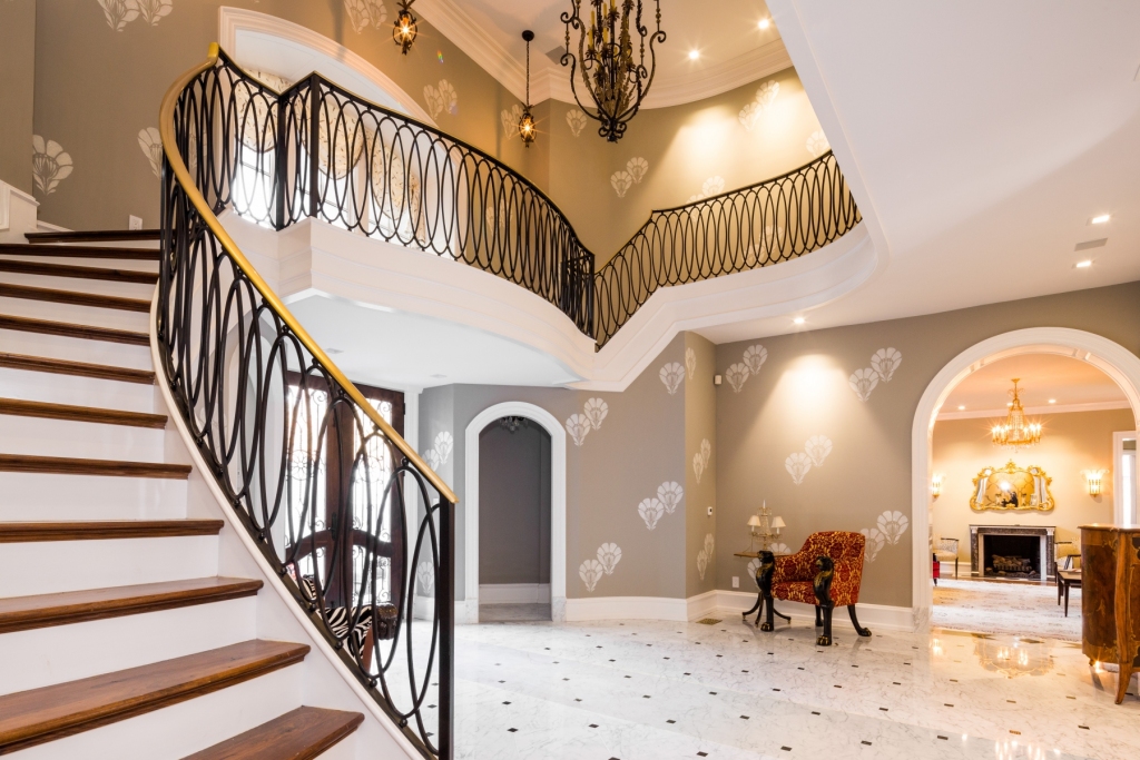 Beautiful-Railing-That-Accentuates-The-Space