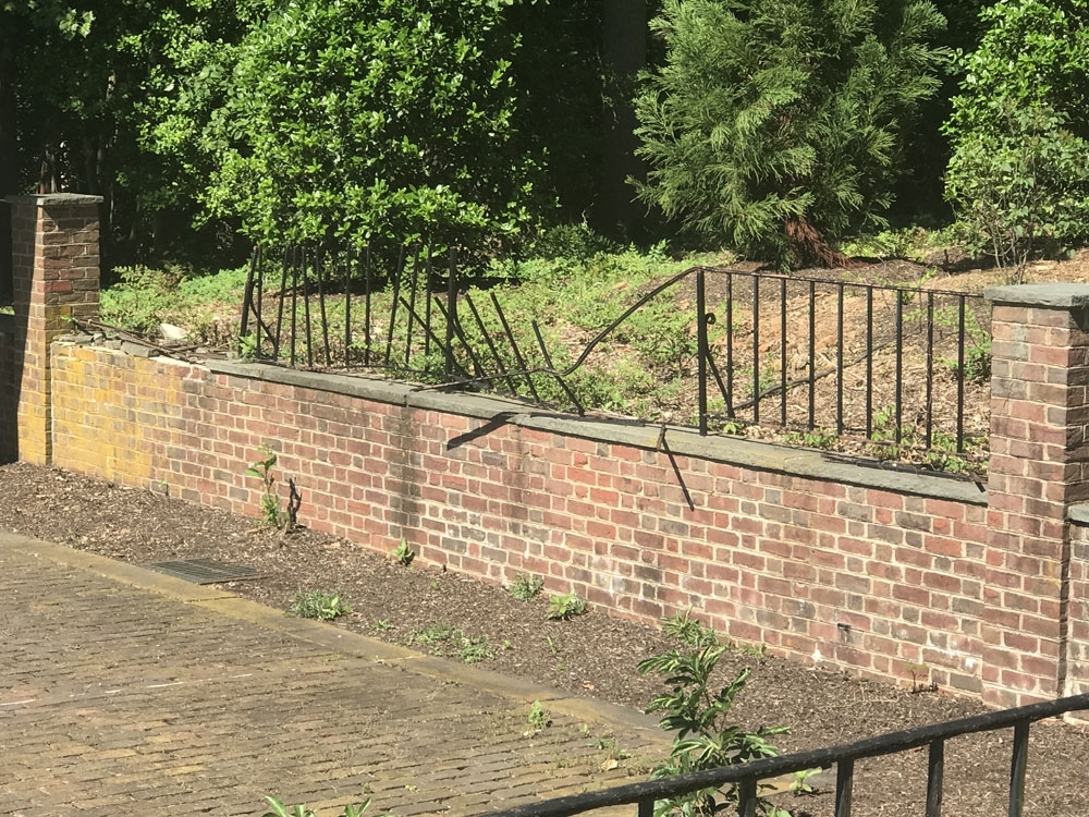 Railing needing refurbishing