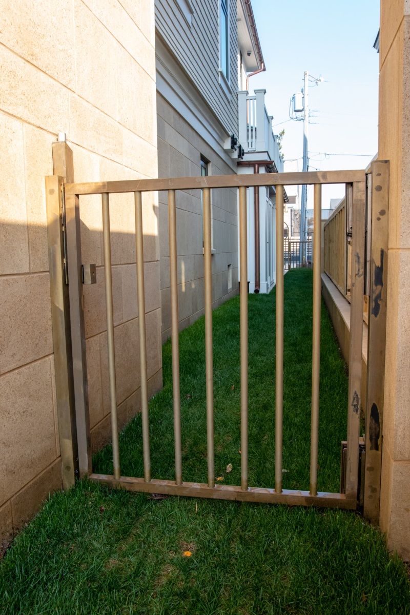 Bronze-Gates-and-Fences-21