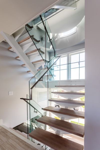 Modern-Glass-and-Wood-Stair-1