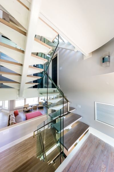 Modern-Glass-and-Wood-Stair-4