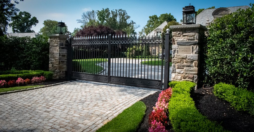 Automated Driveway Gate with Hand painted Highlights