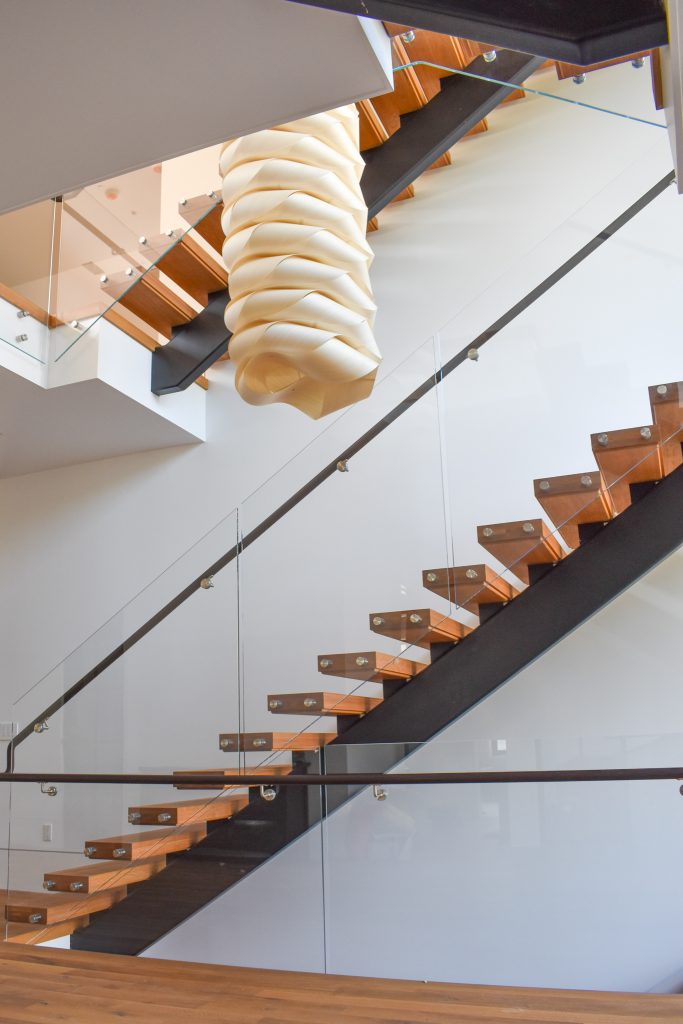 Modern Mono-Stringer Staircase Cascading