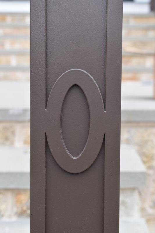 Oval Detail on Post